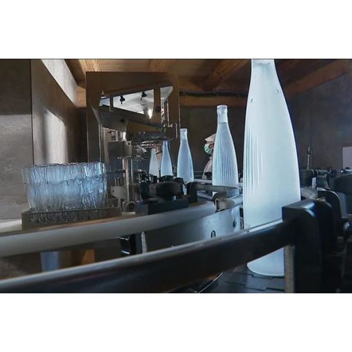 La Sasse 0,74l mentes forrásvíz üvegben